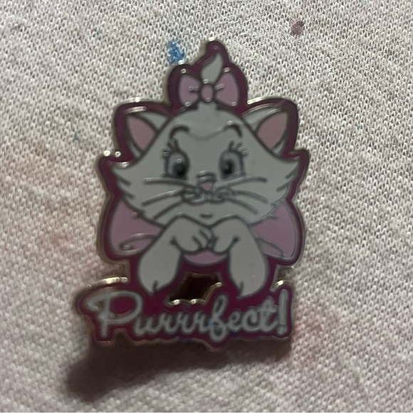 Assorted Pins Set - Picture 5 of 6